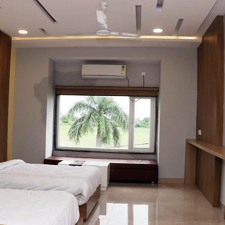 Hotel Savitri Signature Narsinghpur ภายนอก รูปภาพ
