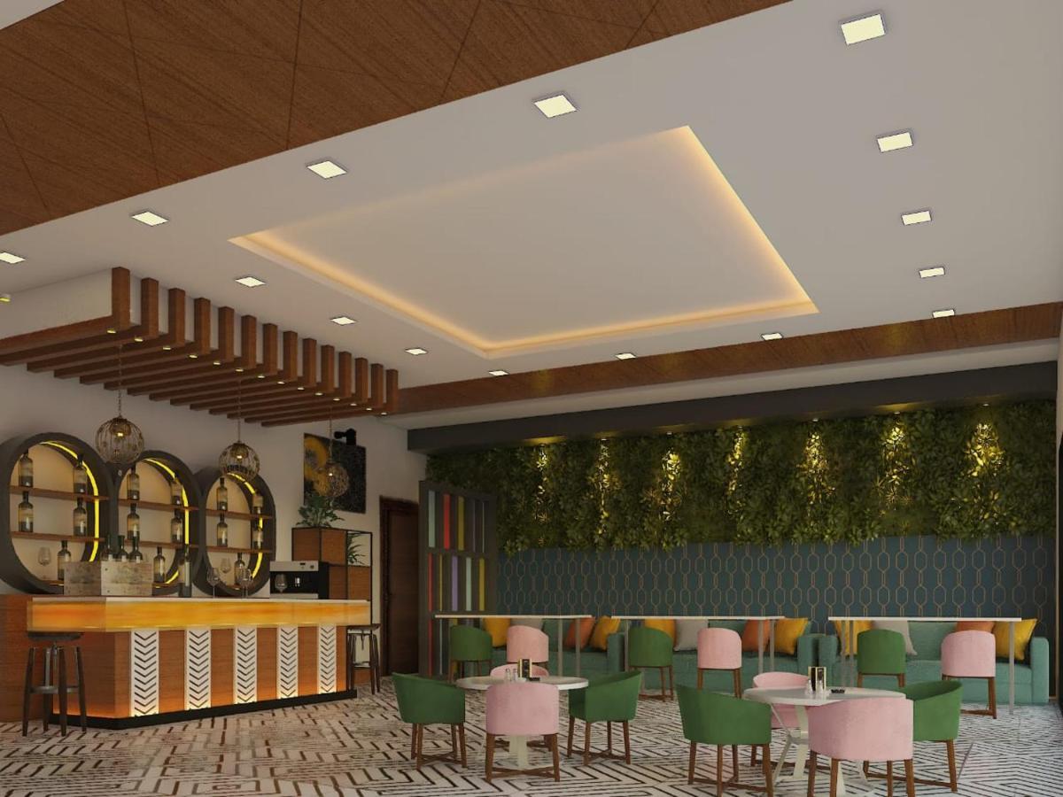 Hotel Savitri Signature Narsinghpur ภายนอก รูปภาพ